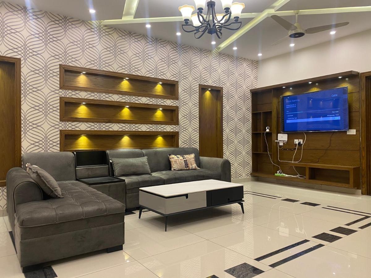 Luxury Guest House In Bahria Town Rawalpindi Eksteriør bilde