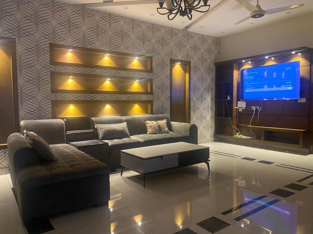 Luxury Guest House In Bahria Town Rawalpindi Eksteriør bilde