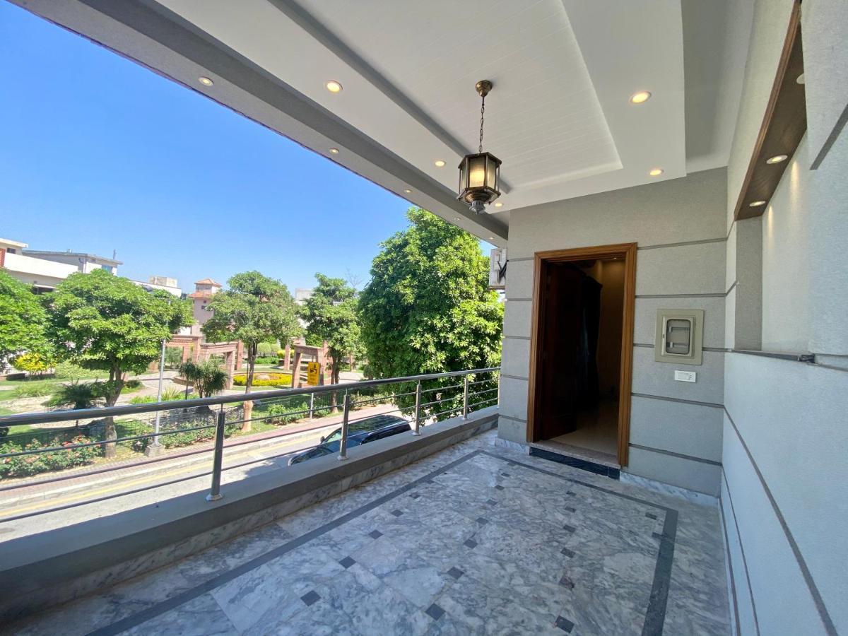 Luxury Guest House In Bahria Town Rawalpindi Eksteriør bilde